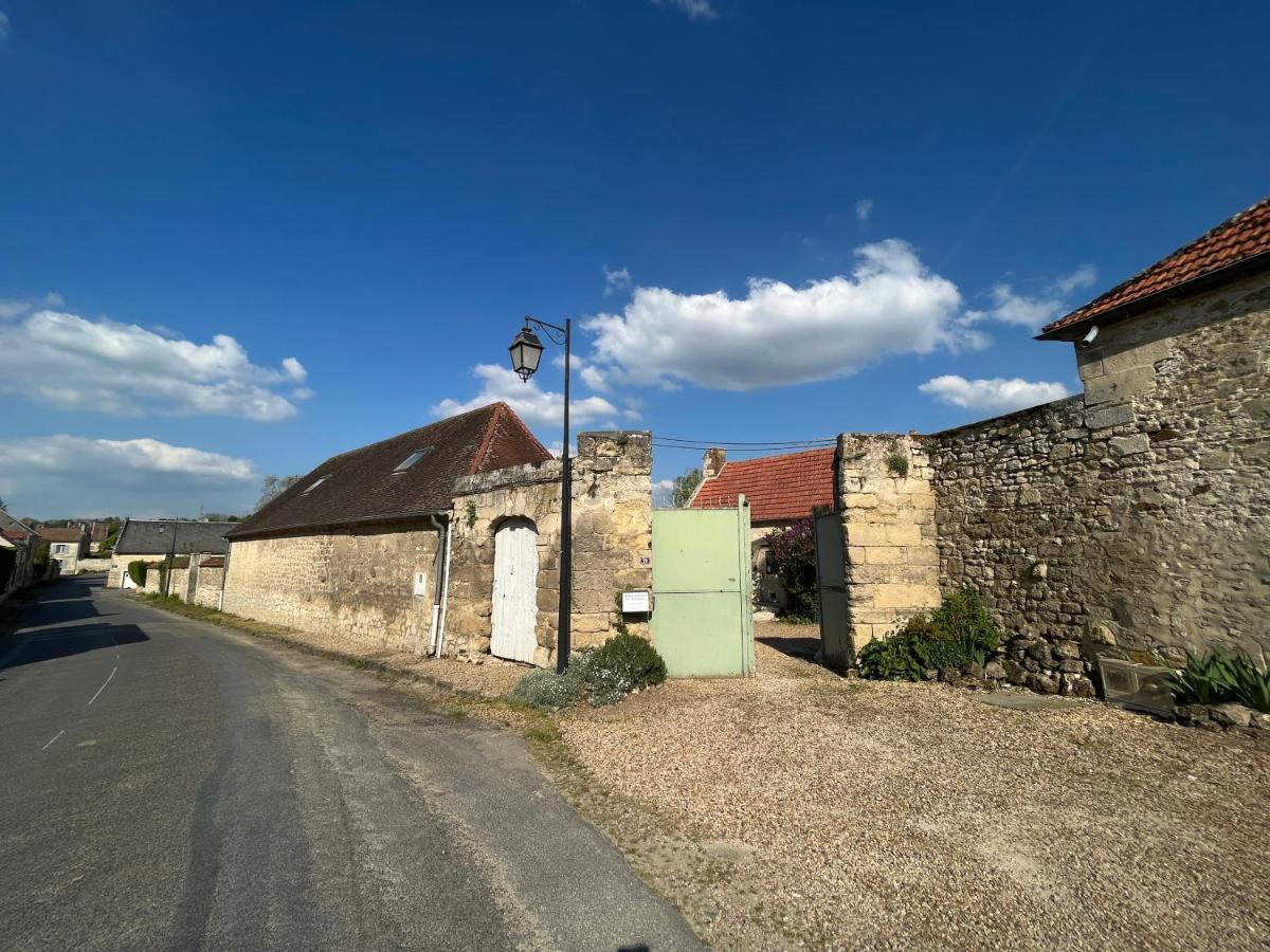 Relais De Poste Des Templiers Hotell Jouaignes Exteriör bild